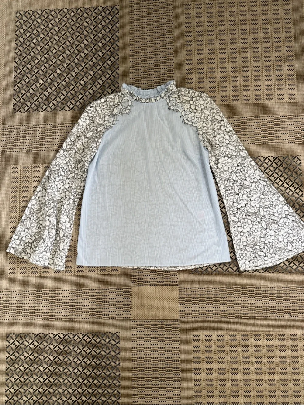 TopShop Costal Lace Bell Sleeve Blouse - Size 4